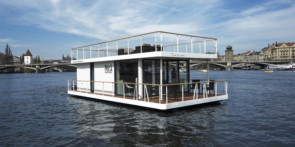 Vipliving Houseboat Hotel Praga Exterior foto